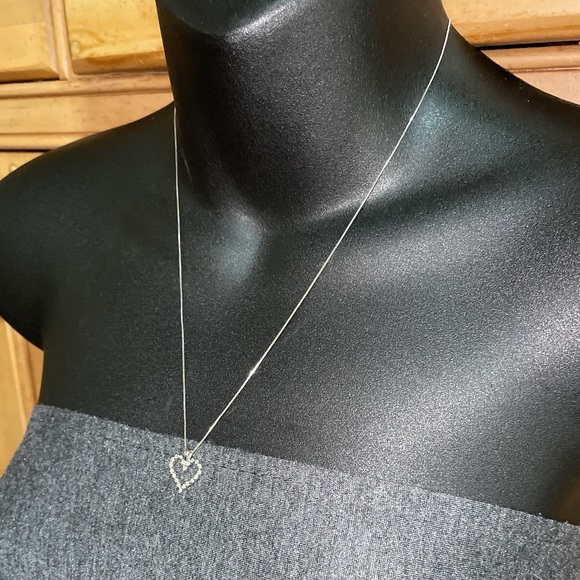 Solid Stamped 14K White Gold Natural Diamond Heart Pendant Box Chain Necklace - Picture 6 of 15